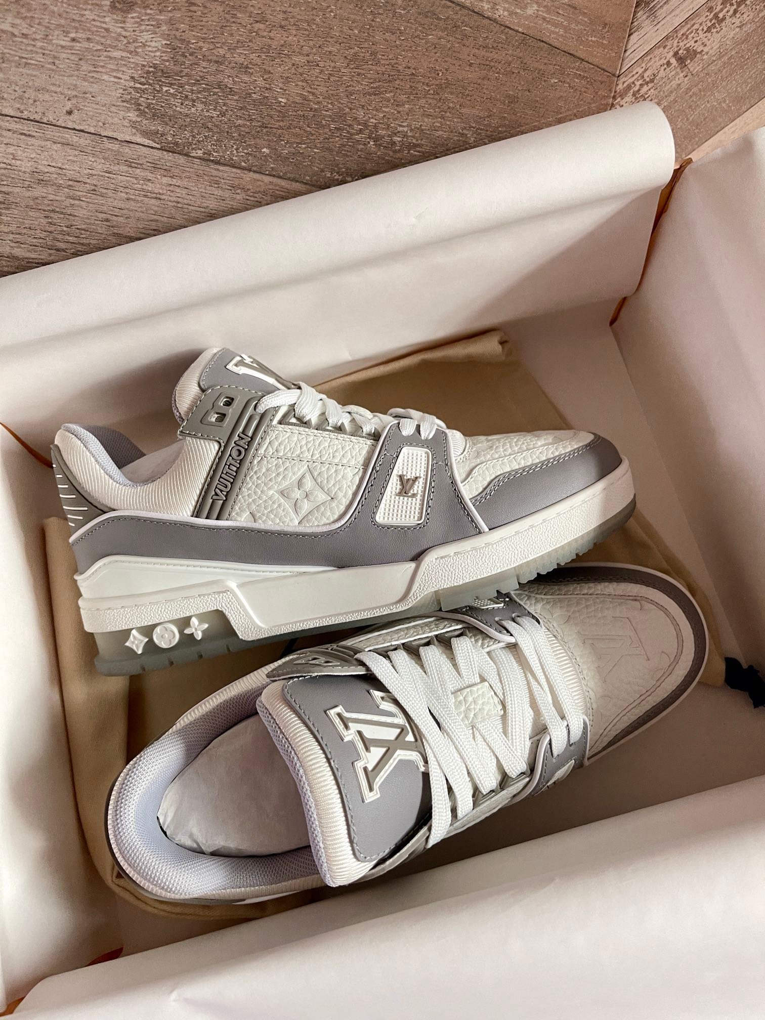 L0vis Vvtt0n Lv Trainer Sneaker Grey White 1A8Kba