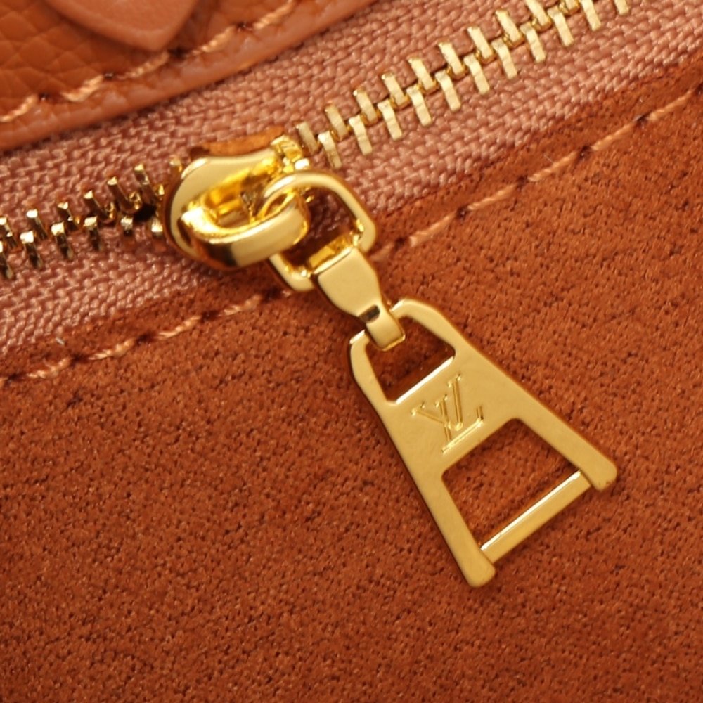 L0vis Vvtt0n On The Go MM Monogram Empreinte Leather Cognac 35Cm M12775