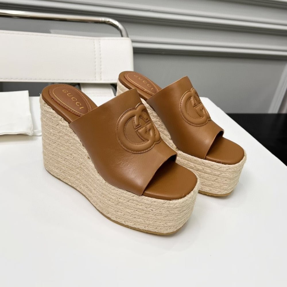 Gvc*1 Women’s Interlocking G Sandal Brown 817212 Ap0B0 2712
