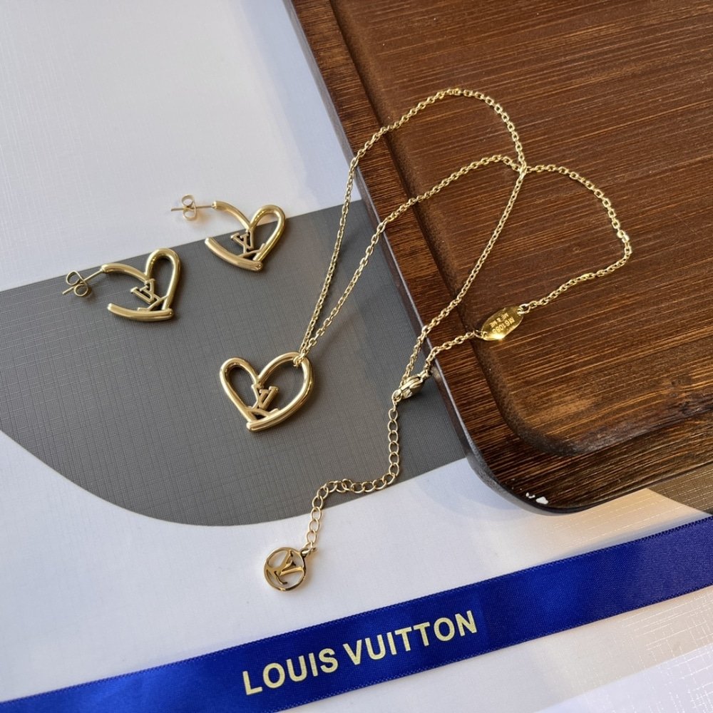 L0vis Vvtt0n Fall In Love Necklace Gold M00465