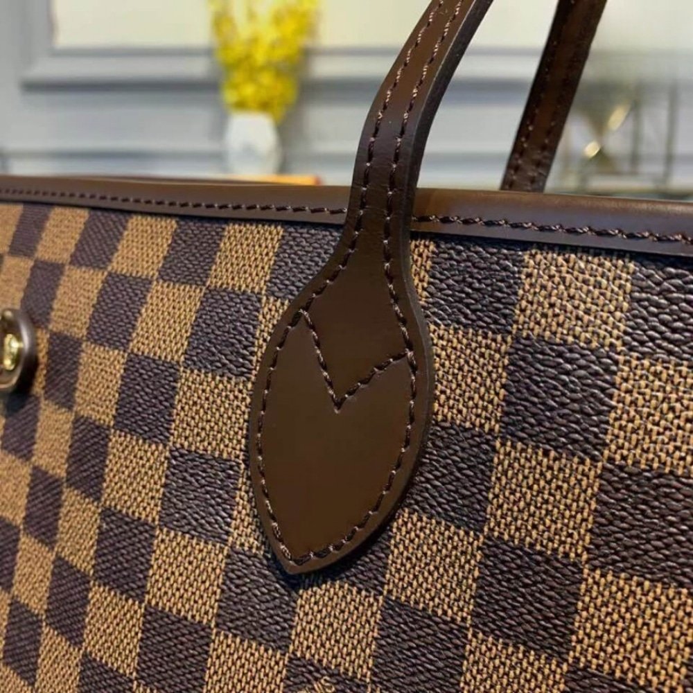 L0vis Vvtt0n Neverfull GM Damier Ebene Cerise Red 39Cm N40597