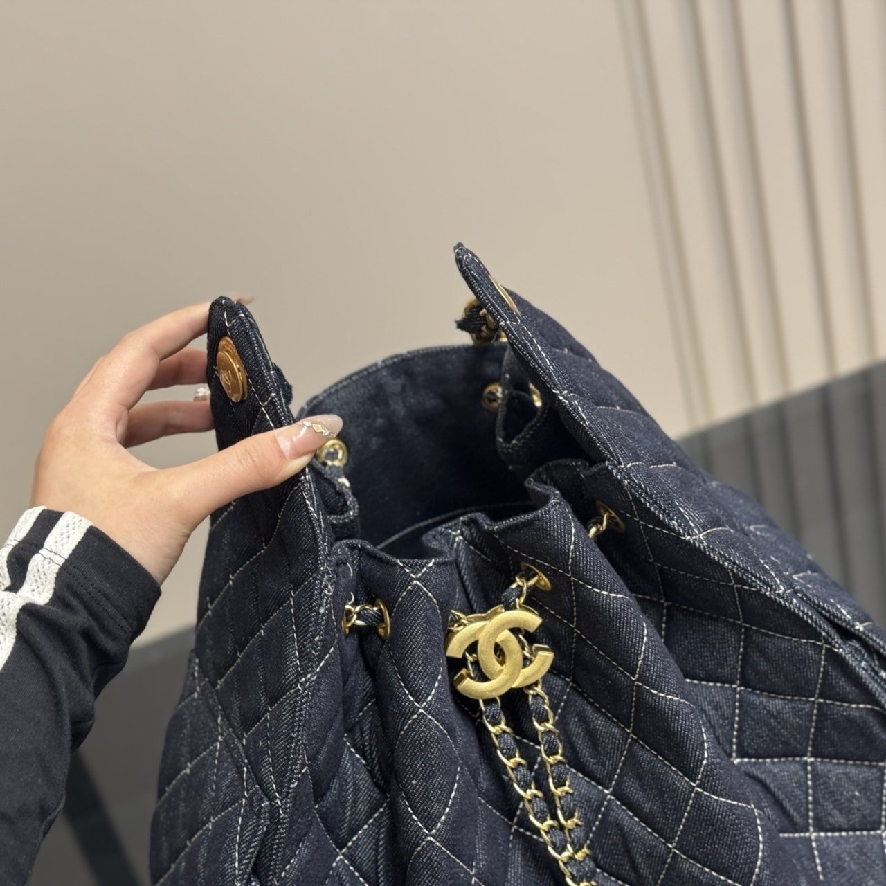 Ch**el 25 Medium Handbag Washed Denim Dark Blue 34Cm