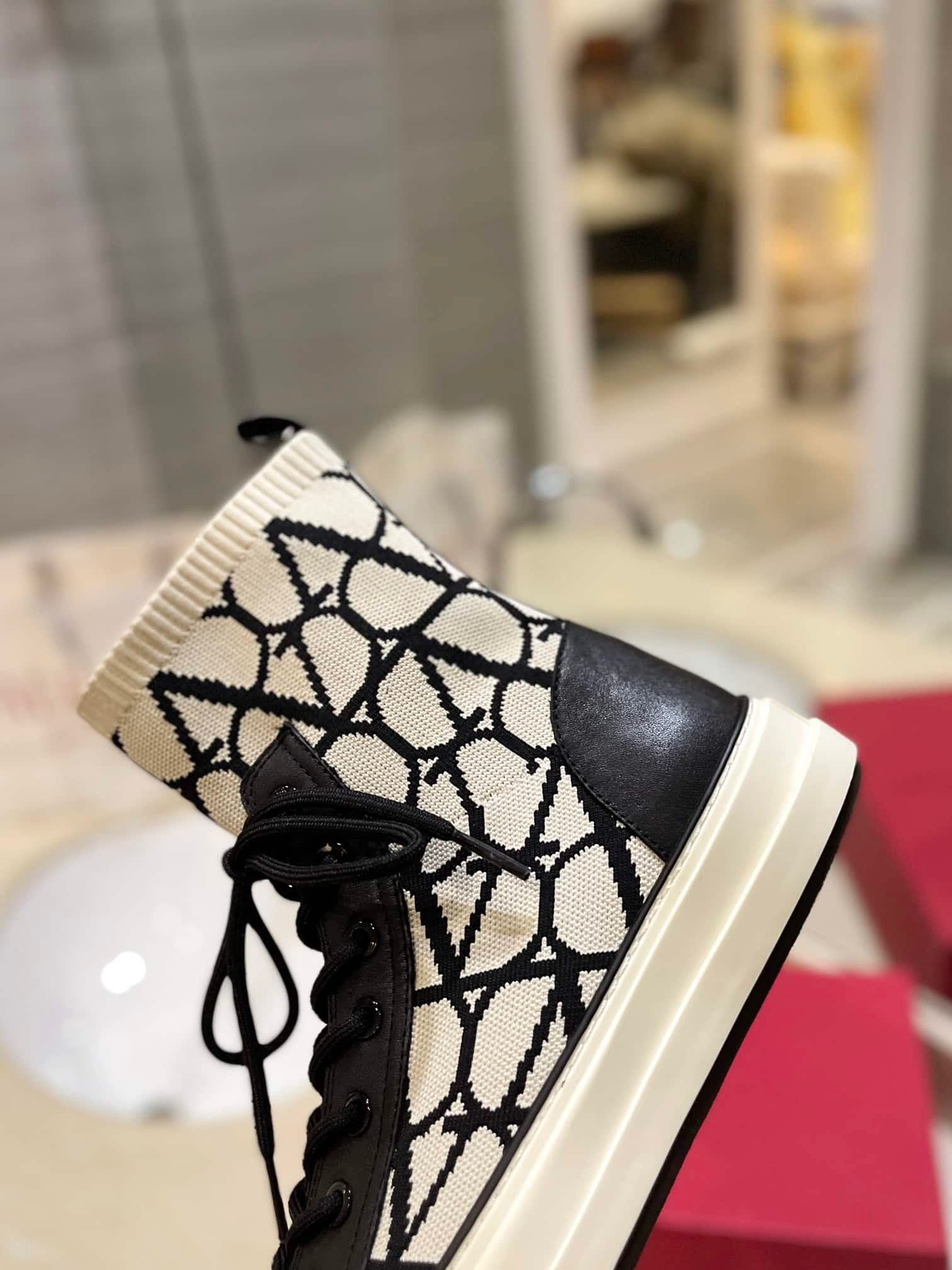 Va1e*ntin0 Garavani Toile Iconographe Socks Sneaker White