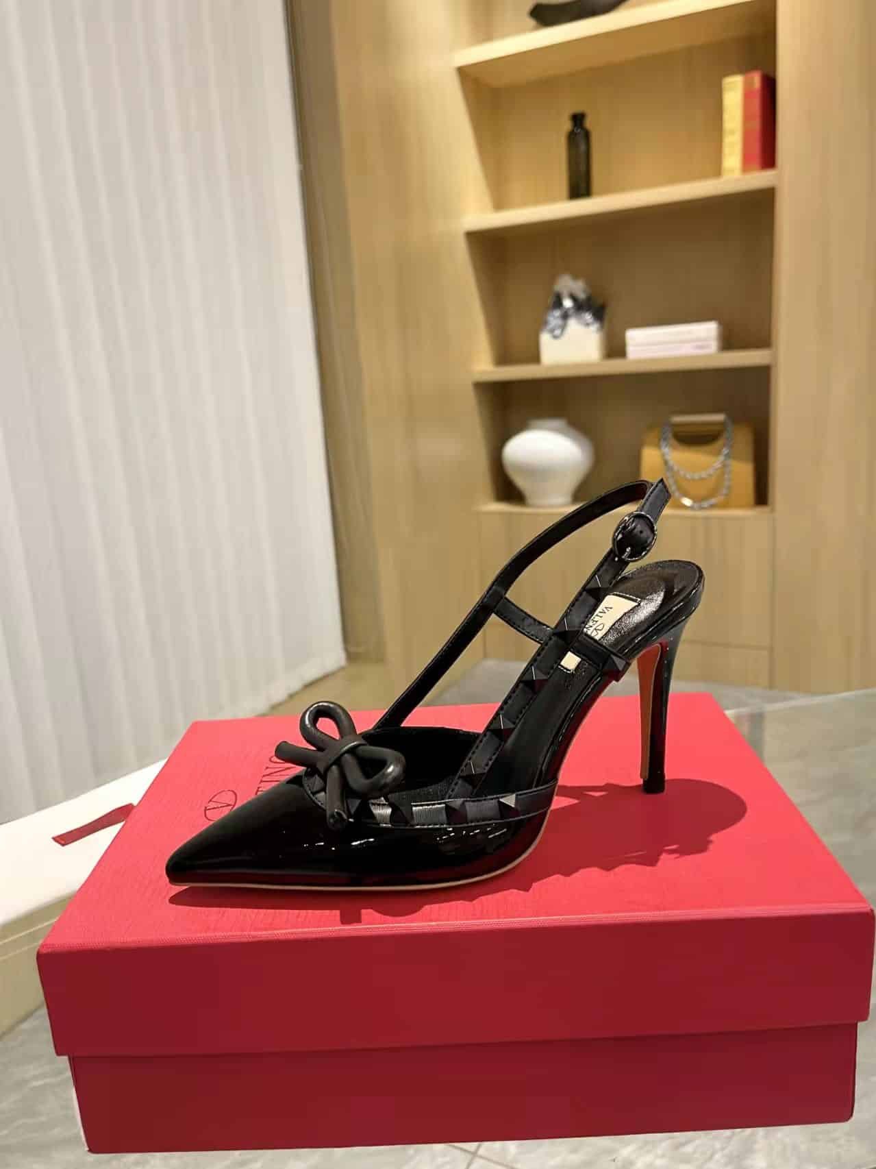 Va1e*ntin0 Rockstud Bow 100 Patent Slingback Pump Black Ws0Ib8Ixh0No