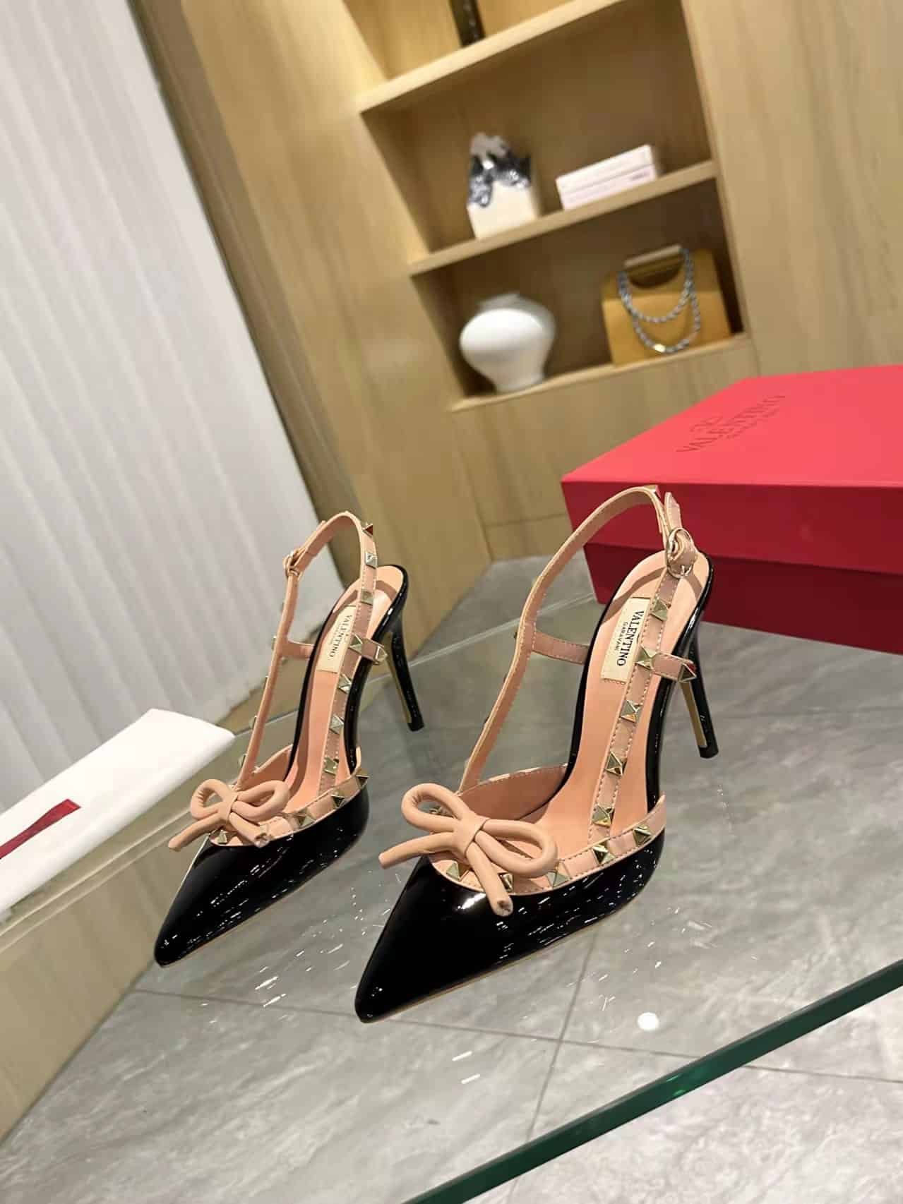 Va1e*ntin0 Rockstud Bow 100 Patent Slingback Pump Black Pink Ws0Ib8Tzen71