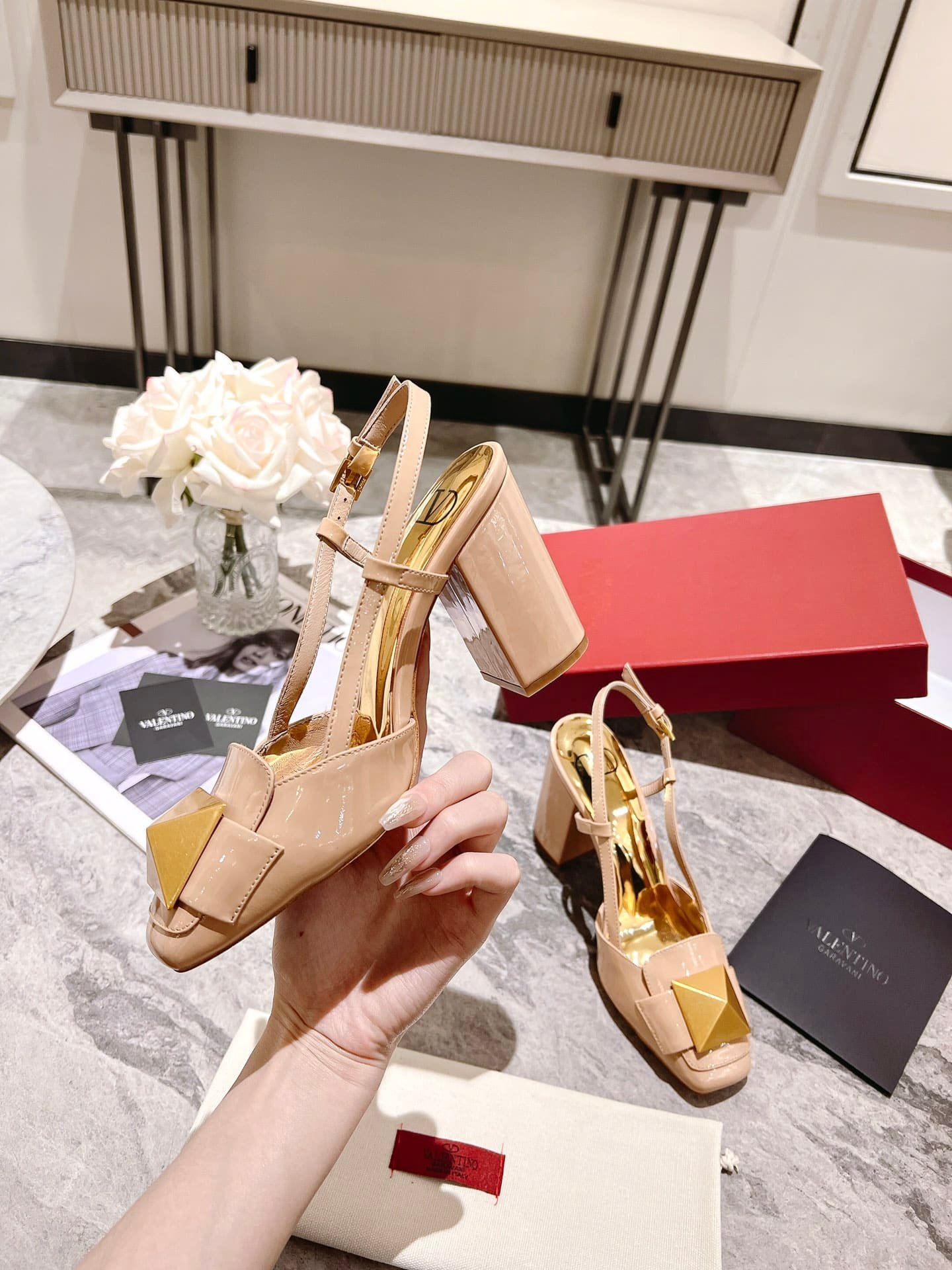 Va1e*ntin0 Garavani One Stud Patent Leather Slingback Pump Rose Cannelle