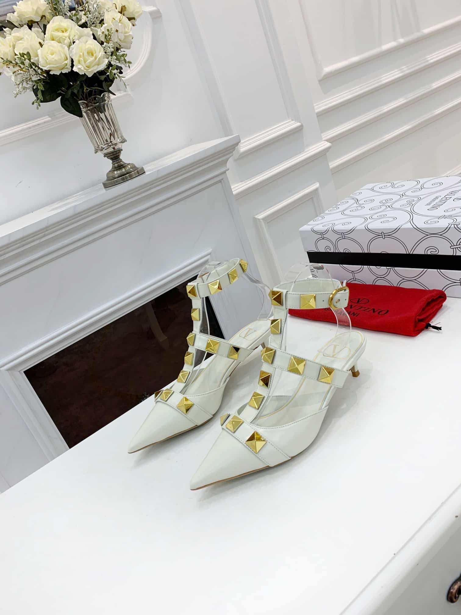 Va1e*ntin0 Garavani Roman Stud Kitten Heel Pumps White