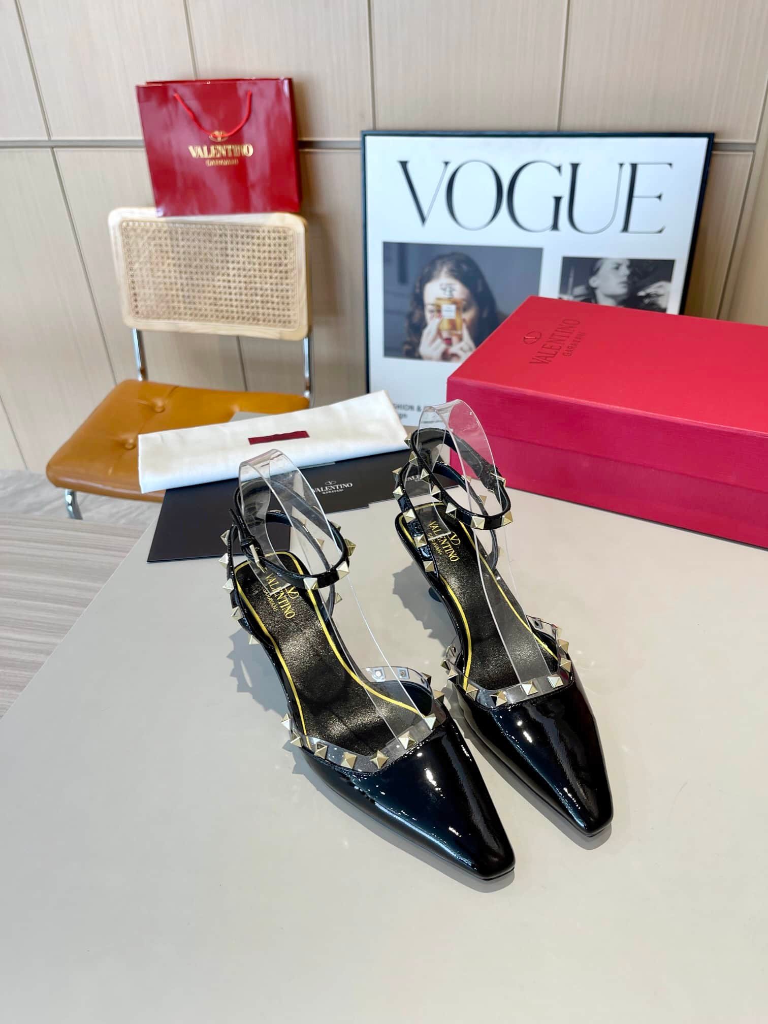 Va1e*ntin0 Garavani Rockstud Couture Pumps Black