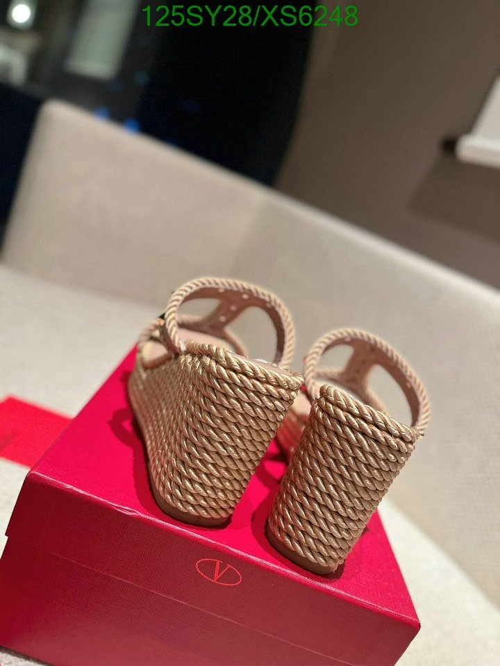 Va1e*ntin0 Garavani Rockstud Leather Wedge Sandals Beige