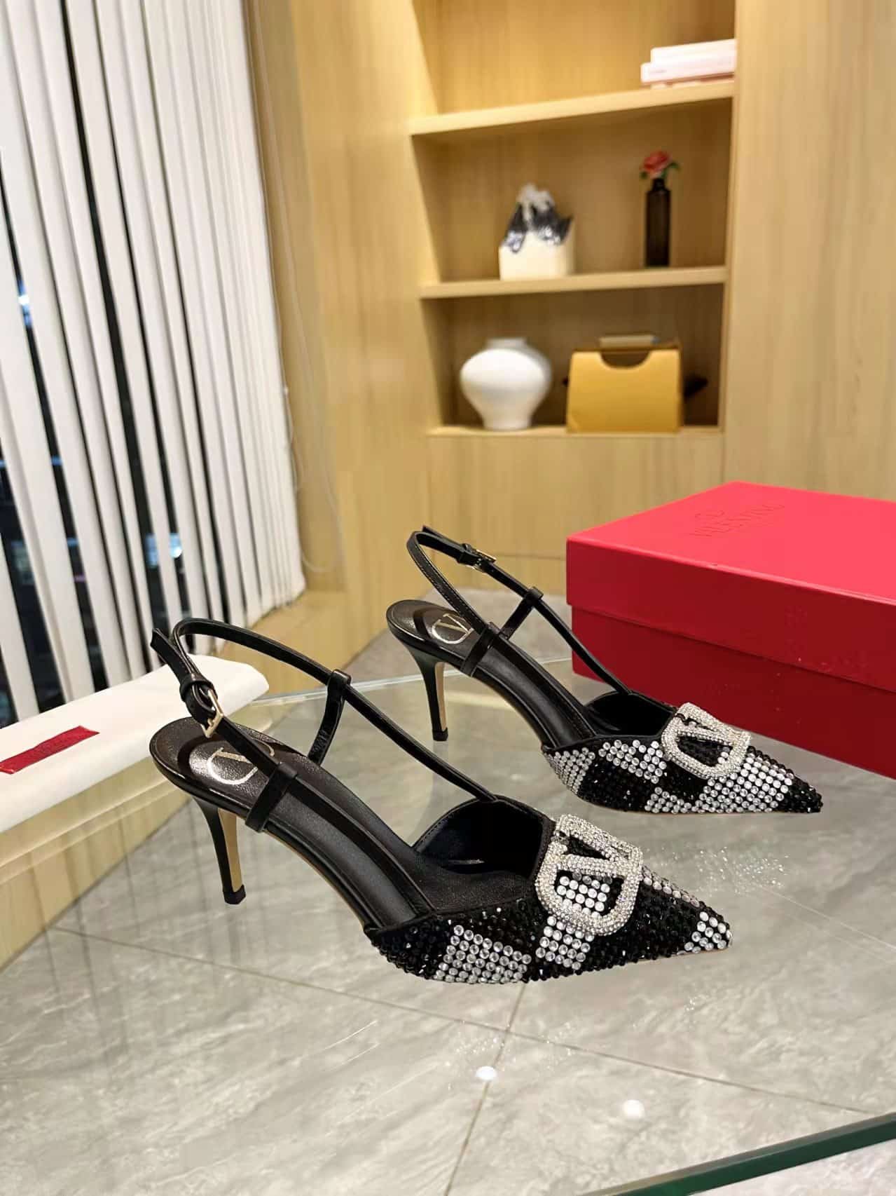 Va1e*ntin0 Vlogo Signature Back Strap Crystal High Heels Black Ws0R01Ewkzrn