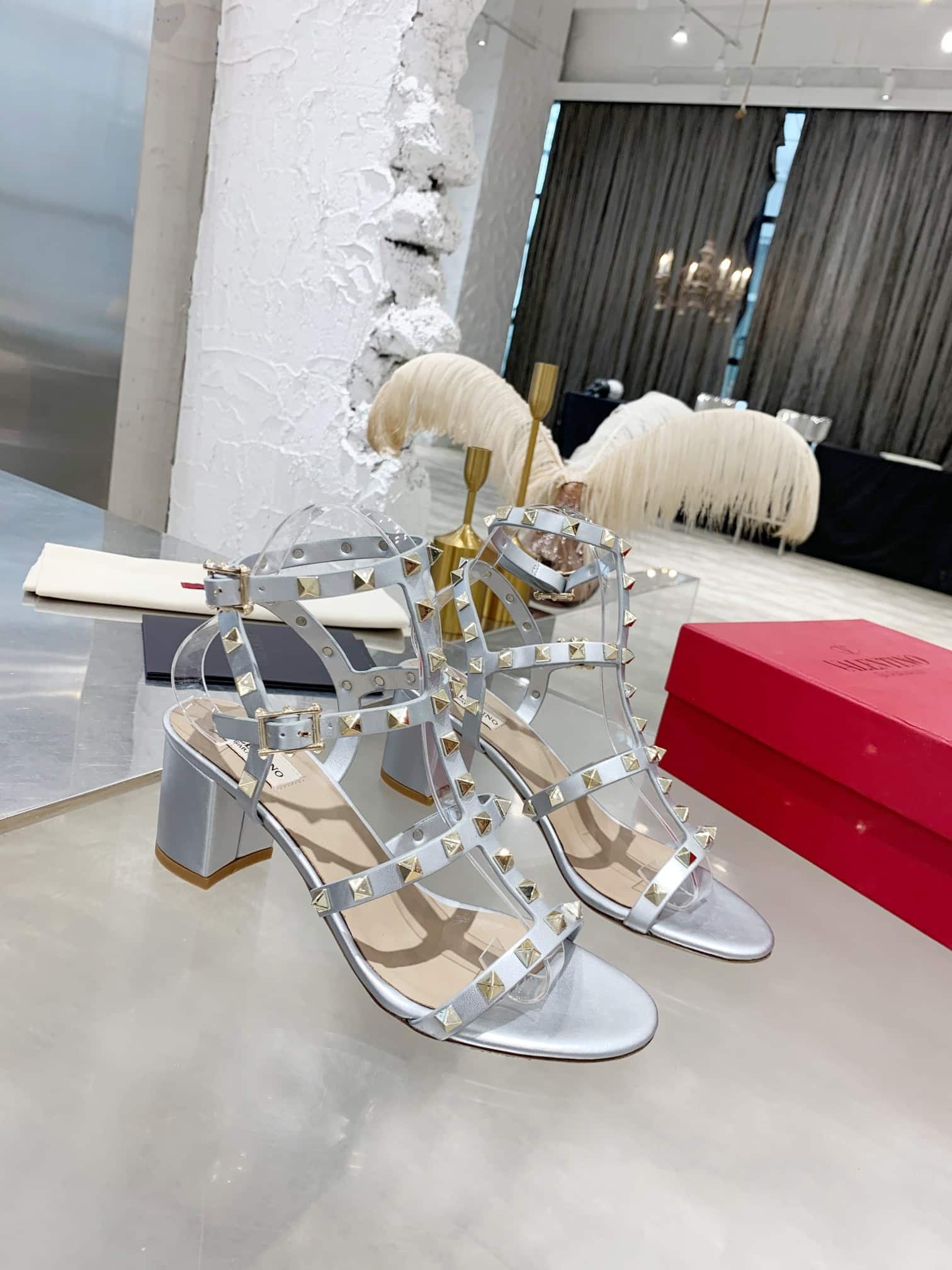 Va1e*ntin0 Garavani Rockstud Leather Sandals Silver