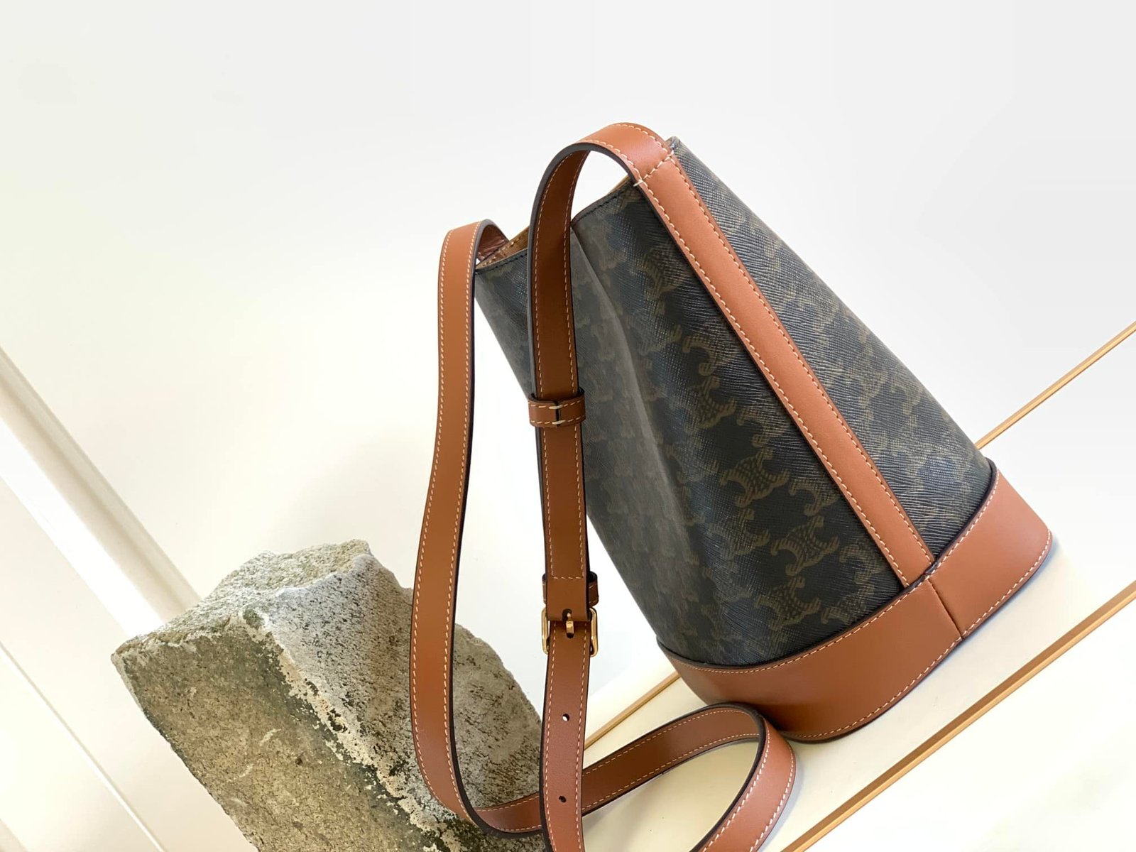 Ce1i*e Cuir Triomphe Canvas And Calfskin Ce1i*e Print Tan
