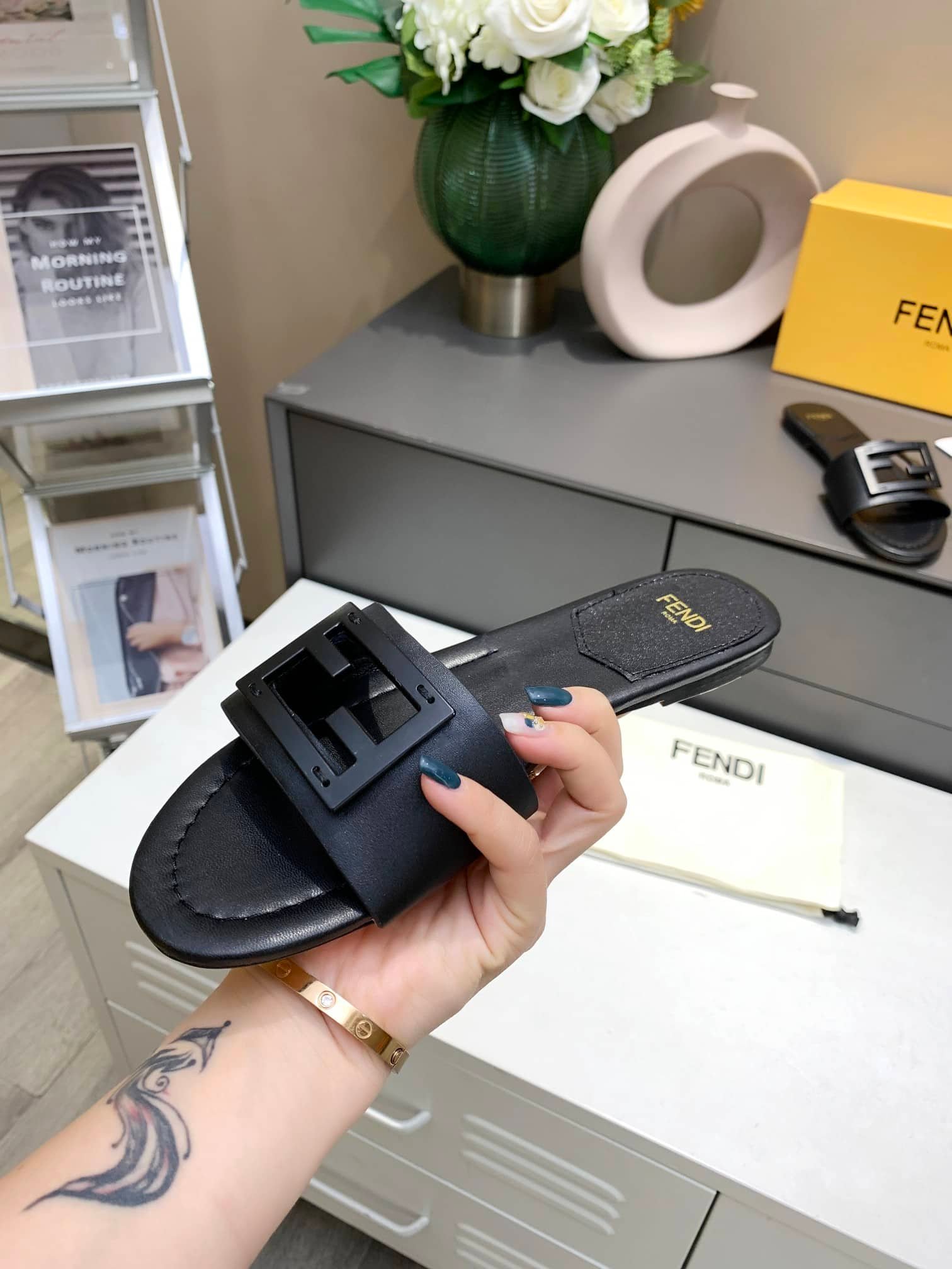 F**di Baguette Leather Slide Black 8R8136 Ae7T F0Abb