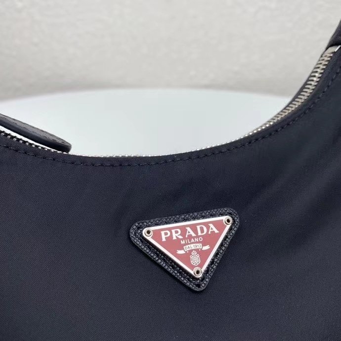 Pra*a MINI RE-EDITION 2005 RE-NYLON BLACK WITH RED LOGO
