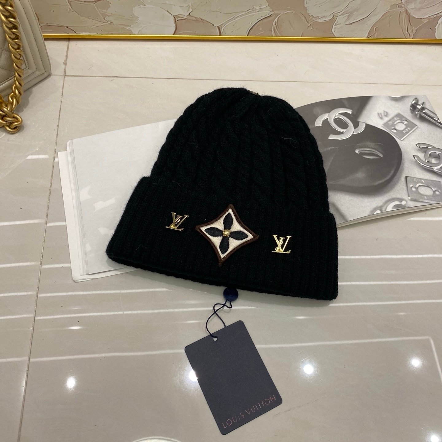 L0vis Vvtt0n Lv Headline Beanie In Black Wool